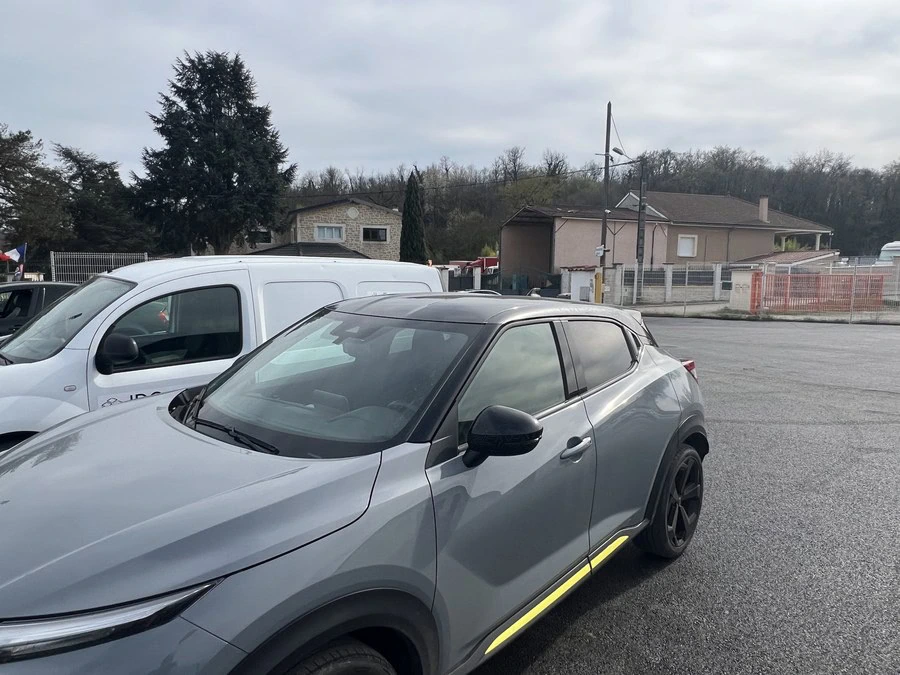 Nissan juke e-tron quattro a trazione integrale.