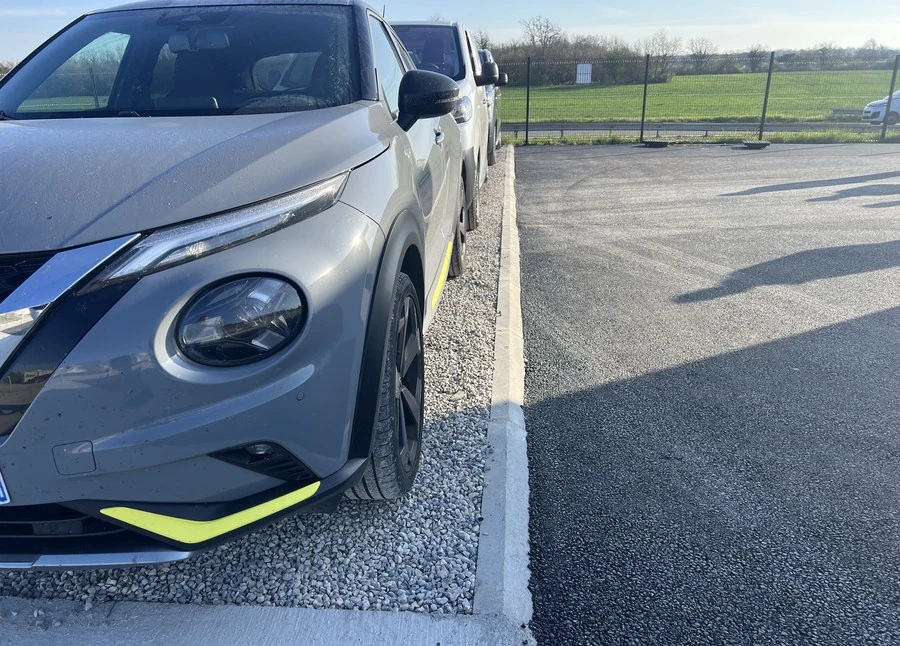 Nissan juke e-tron quattro a trazione integrale.