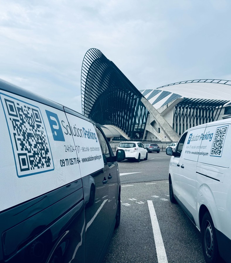 solution parking aeroport lyon