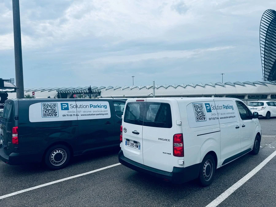 airport shuttle transport